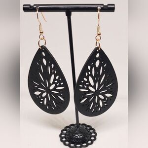 Women's earrings wooden French style black dangle new e62